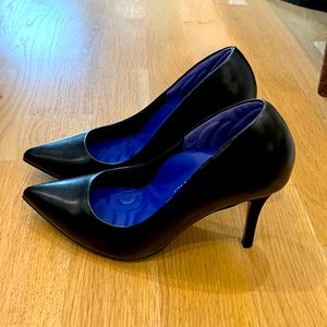 Antonia Saint NY Black Heels